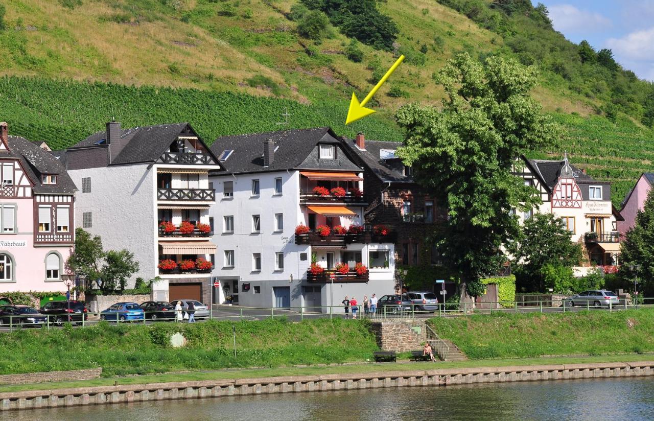 Ferienwohnungen Haus Zur Linde Cochem Luaran gambar