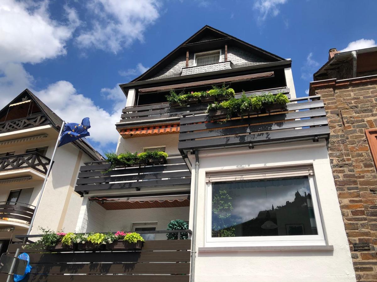 Ferienwohnungen Haus Zur Linde Cochem Luaran gambar