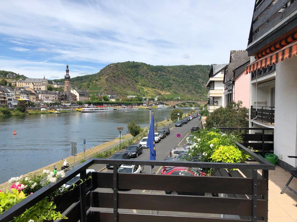 Ferienwohnungen Haus Zur Linde Cochem Luaran gambar