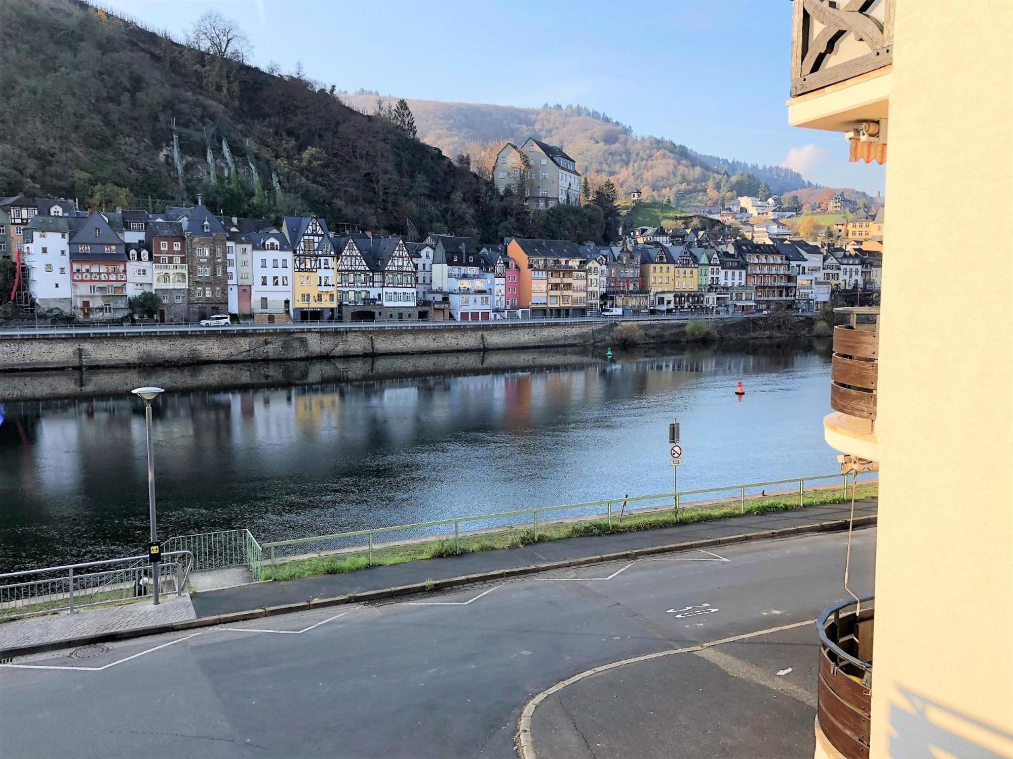 Ferienwohnungen Haus Zur Linde Cochem Bilik gambar