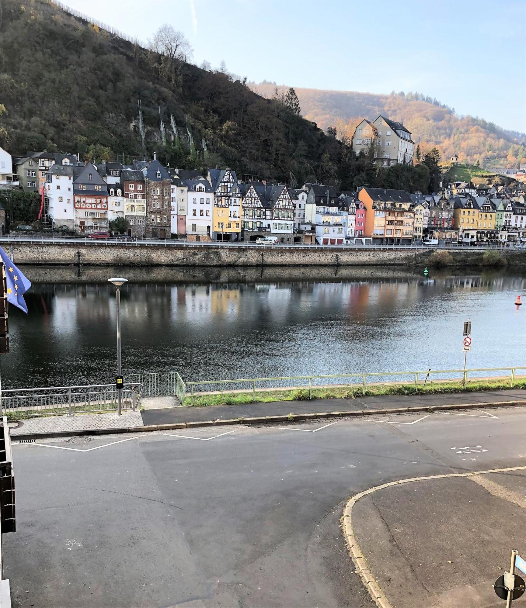Ferienwohnungen Haus Zur Linde Cochem Bilik gambar