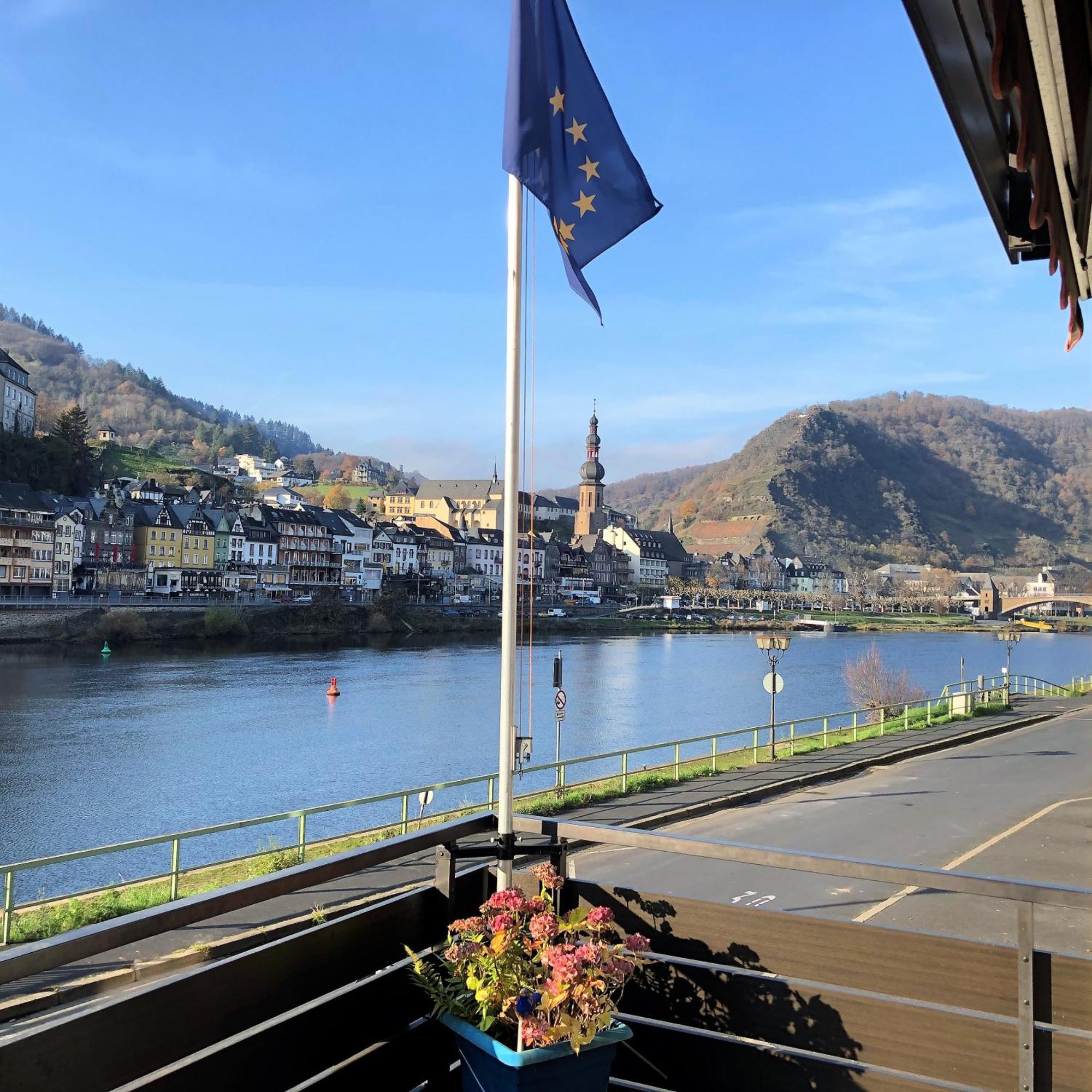 Ferienwohnungen Haus Zur Linde Cochem Bilik gambar